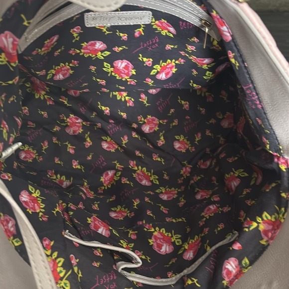 🆑 Betsey Johnson Quilted Puffy Heart Swag Tote. Gray/pink/purple hue Tote Bag - Picture 6 of 17